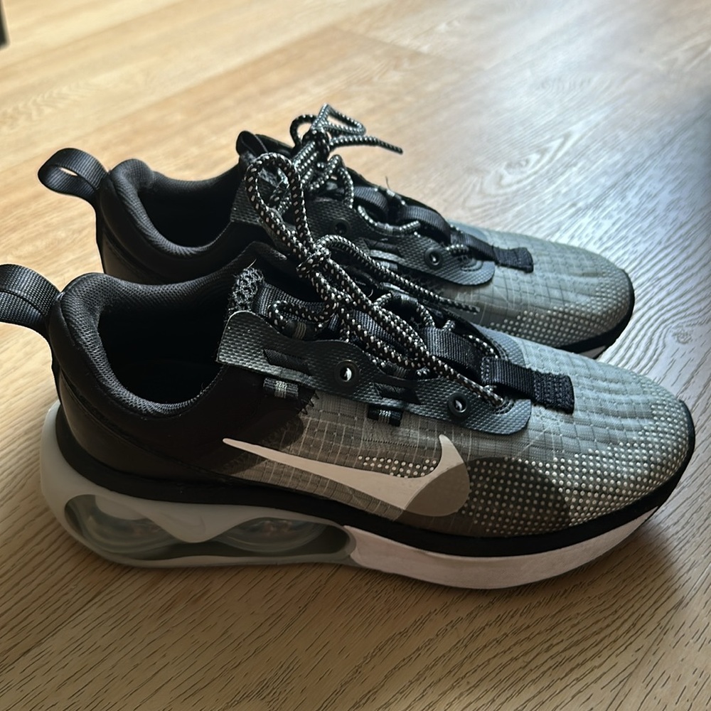NWT Nike Air Max Women’s Shoes